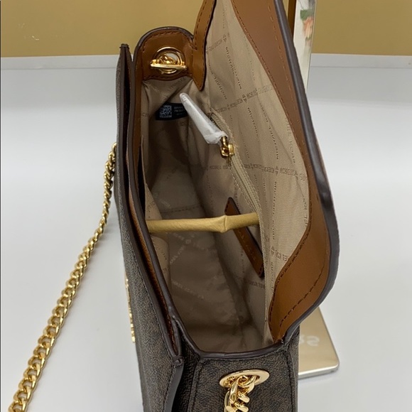 MICHAEL KORS WANDA MEDIUM SHOULDER CROSSBODY BROWN - Picture 11 of 16